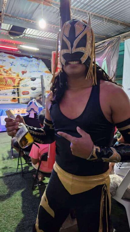 acapulco-sundays-wrestling-experience-tacos-tequila