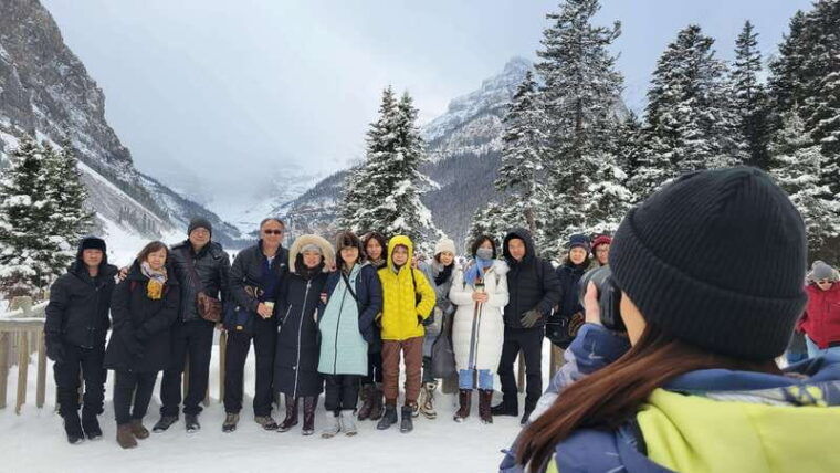 airport-pickup-private-tour-from-calgary-to-the-rockies