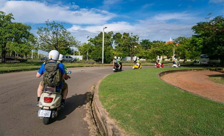 angkor-wat-guided-vespa-tour-inclusive-lunch-at-local-house