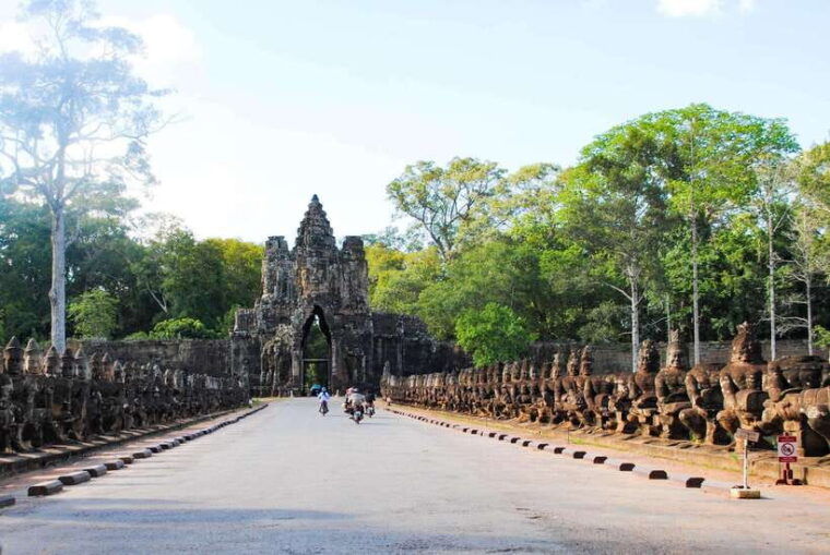 angkor-wat-small-tour-with-sunset-private-tuk-tuk