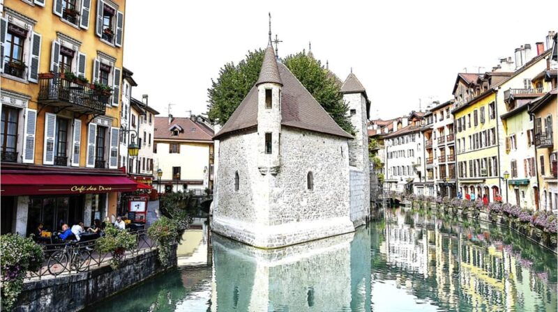 annecy-private-guided-tour-with-a-native-resident