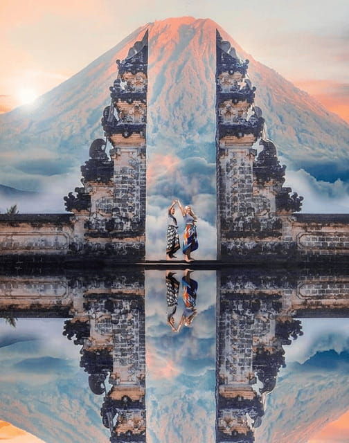 bali-trip-to-tirta-gangga-palace-and-tukad-cepung-waterfall