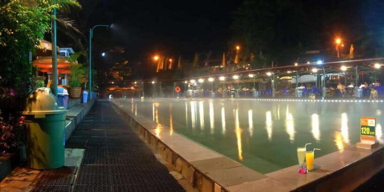 bandung-tour-volcano-coffee-fields-hot-springs-water