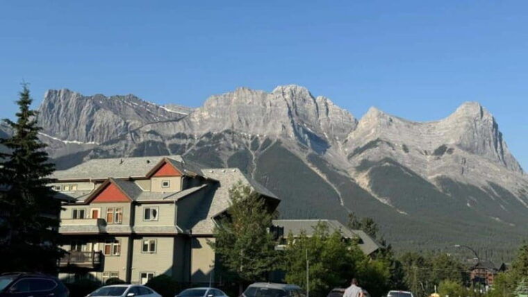 banff-lake-louise-moraine-emerald-lake-johnston-canyon-2