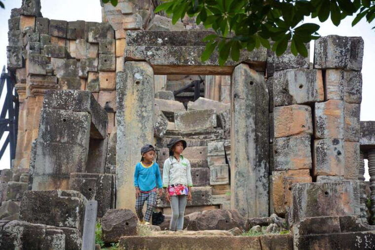 battambang-unforgettable-tour-by-private-tuk-tuk