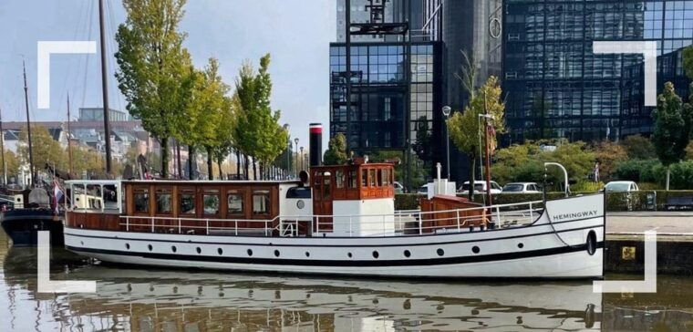 berlin-historic-boat-sightseeing-city-center-tour