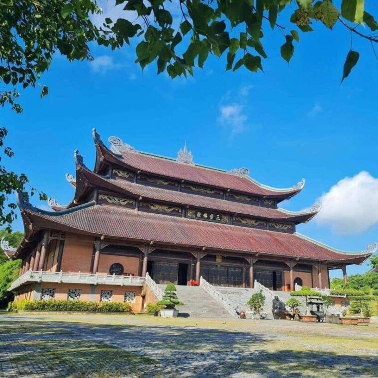 best-ninh-binh-trip-bai-dinh-mua-caves-trang-an-boat-tour