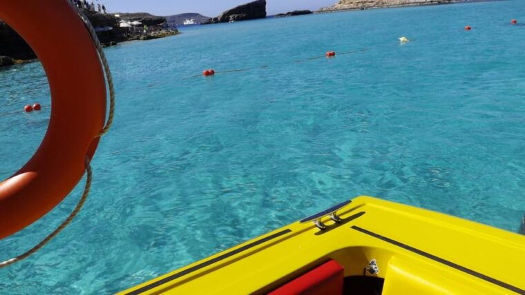 blue-lagoonmalta-crystal-lagoon-cominoprivate-speedboat