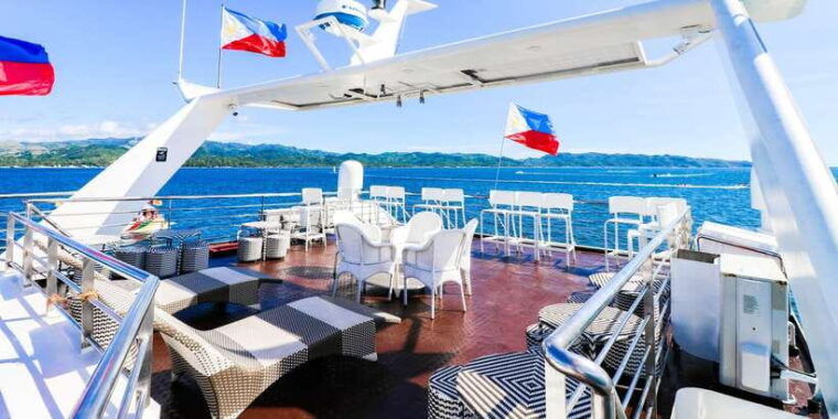 boracay-scenic-sunset-cruise-with-live-music