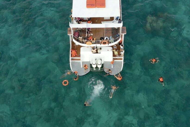 boracay-sunset-boat-party-with-snacks