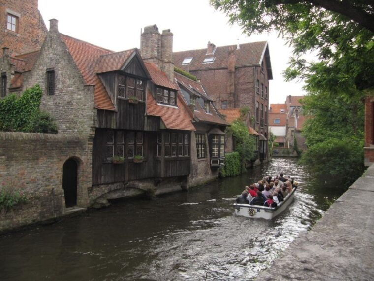 bruges-2-5-hr-walking-tour-from-train-station-to-markt