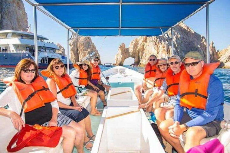 cabos-1-glass-bottom-boat-arch-amazing-wildlife