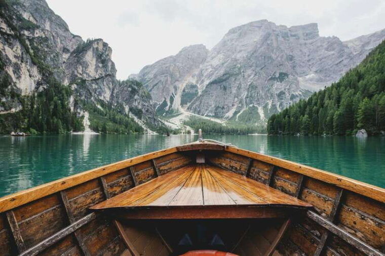 calgary-louise-moraine-emerald-lake-with-marble-canyon