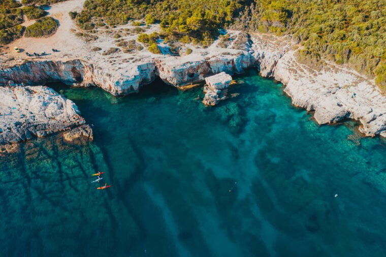 cape-kamenjak-cave-and-safari-experience-by-kayak