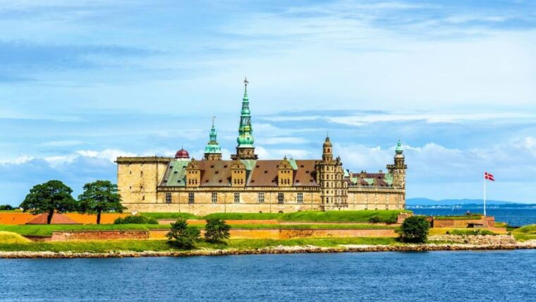 castles-of-kronborg-and-frederiksborg-from-copenhagen-by-car-2