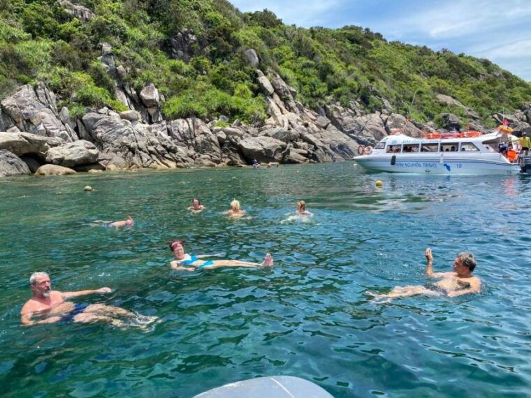 cham-island-snorkeling-tour-by-speed-boat-from-hoi-an-danang-2