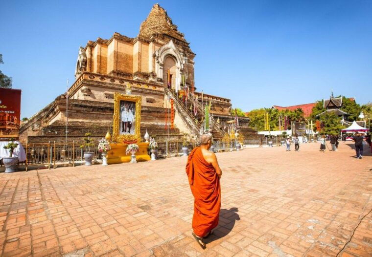 chiang-mai-exploration-of-old-city-by-private-tuk-tuk