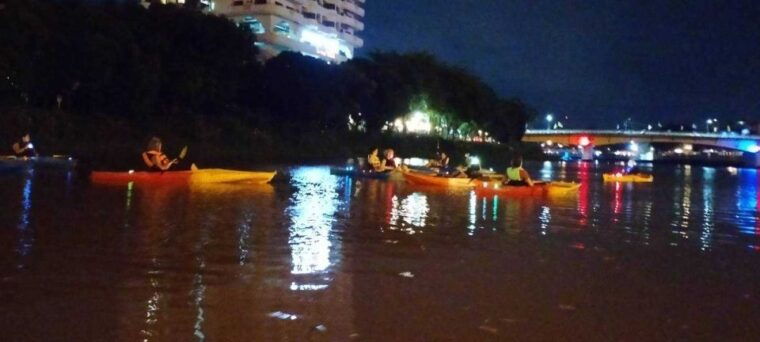 chiang-mai-ping-river-night-kayaking-into-city-center