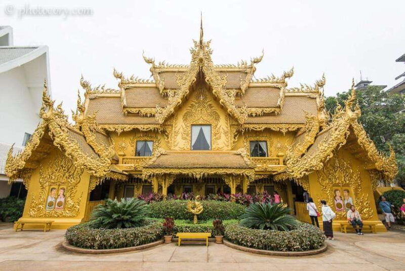 chiang-rai-3-temples-golden-triangle-boat-riding