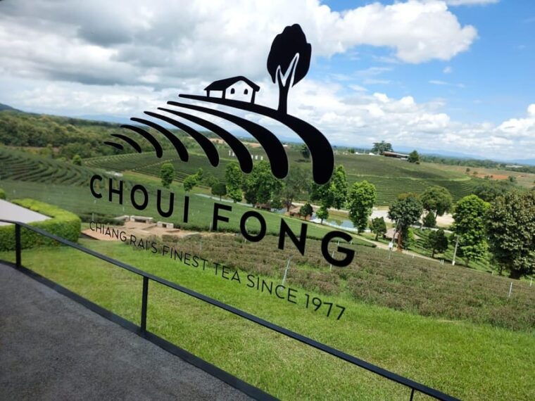 chiang-rai-temple-treasures-popular-sightseeings-buffet