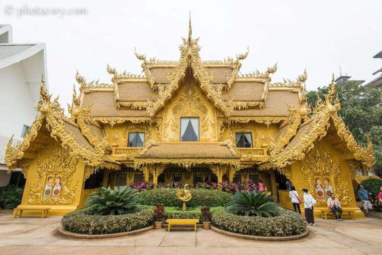 chiang-rai-tour-white-blue-big-buddha-redtemples