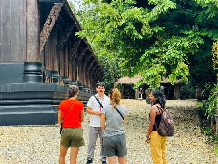 chiang-rai-wonderful-temples-7-major-sites-buffet-lunch