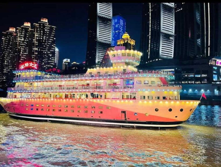 chongqing-city-night-cruise-and-local-snacks-tour