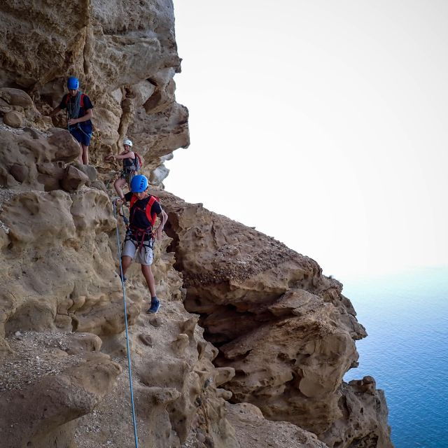 climbing-discovery-session-in-the-calanques-near-marseille
