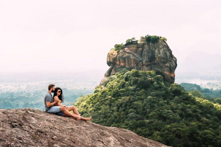 colombo-polonnaruwa-sigiriya-guided-day-tour-with-lunch