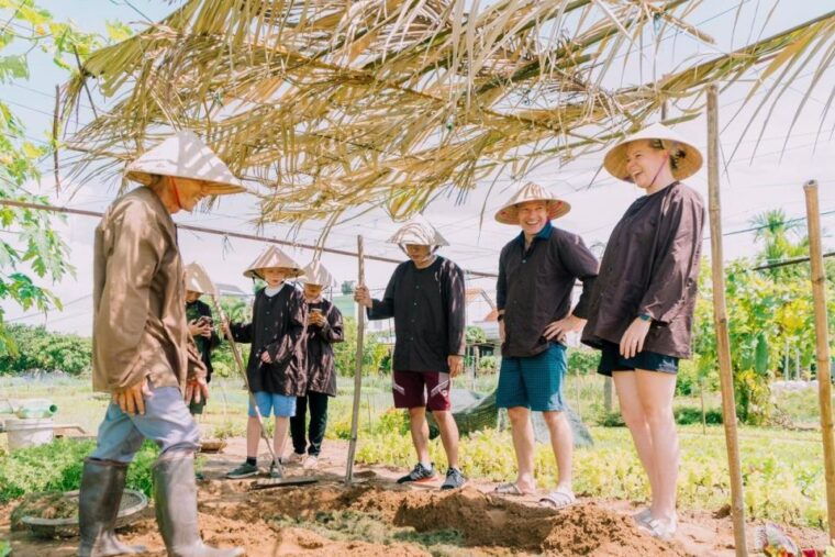countryside-biking-farming-market-cooking-class-in-hoi-an