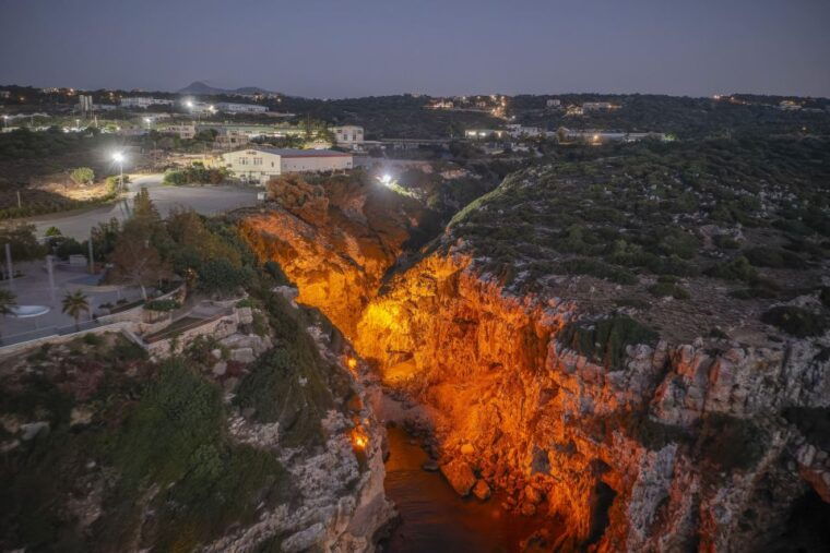 crete-unique-wine-food-experience-inside-a-cretan-gorge