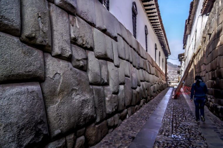 cusco-legends-and-history-night-tour-with-pisco-sour