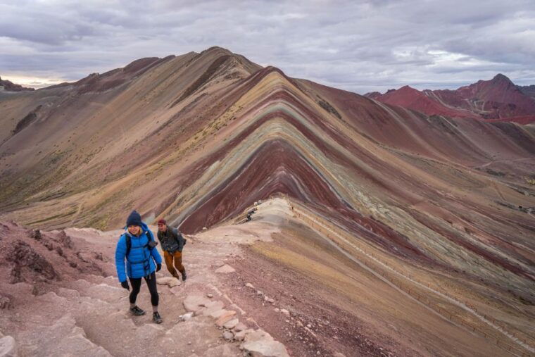 cusco-sunrise-at-the-rainbow-mountain-vinicunca