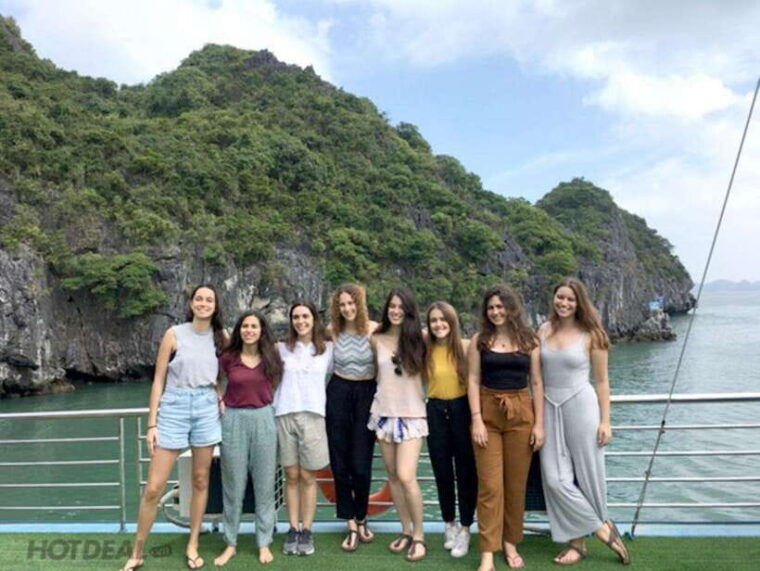 deluxe-cruise-halong-sung-sot-cave-titop-island-luon-cave