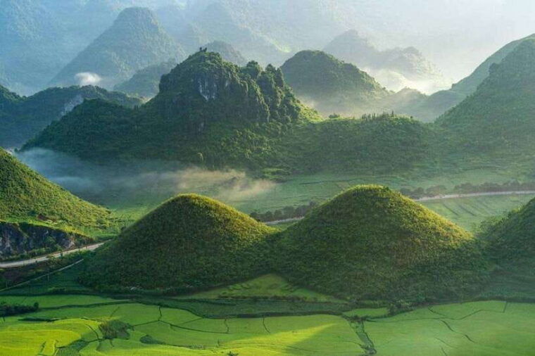 discover-ha-giang-dong-van-stone-plateaunho-que-river-2day