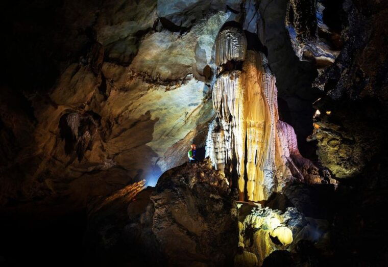 dong-hoi-expedition-cha-loi-cave-like-tarzan-in-the-jungle