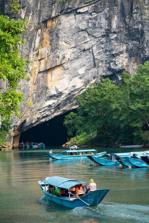 dong-hoi-phong-nha-paradise-and-phong-nha-caves-day-trip
