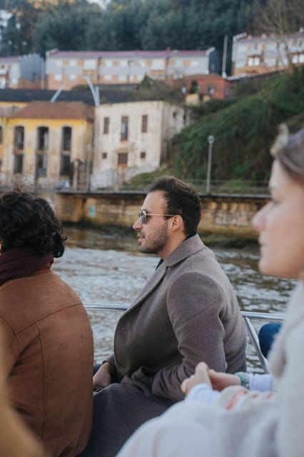 douro-river-cruise-with-cheese-tonic-porto-in-a-sailboat