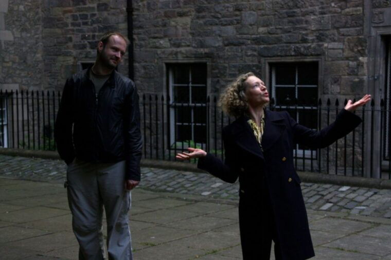 edinburgh-literary-pub-tour-with-real-actors