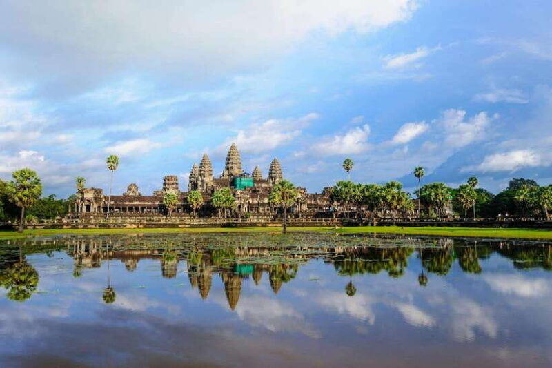 exploring-angkor-wat-key-highlights-sunrise-guided-tour