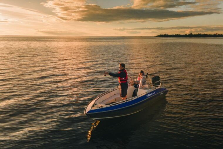 family-friendly-boat-fishing-trip-in-ii