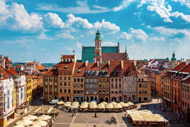 family-tour-of-warsaw-old-town-with-fun-activities-for-kids