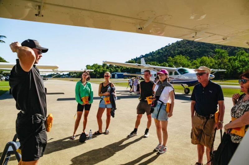 from-airlie-beach-whitsundays-scenic-flight-with-pickup