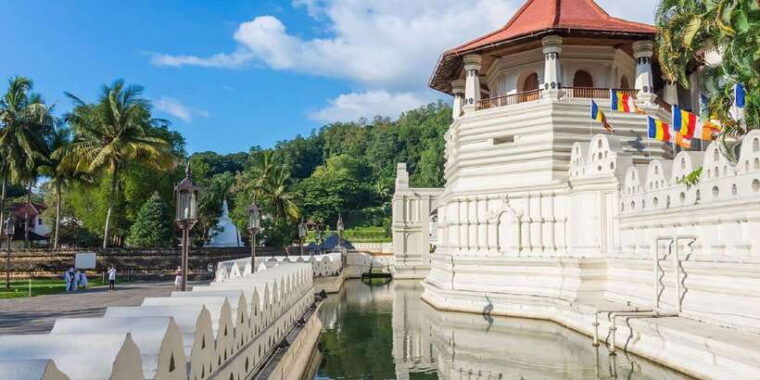 from-colombo-kandy-and-pinnawala-elephant-orphanage-tour