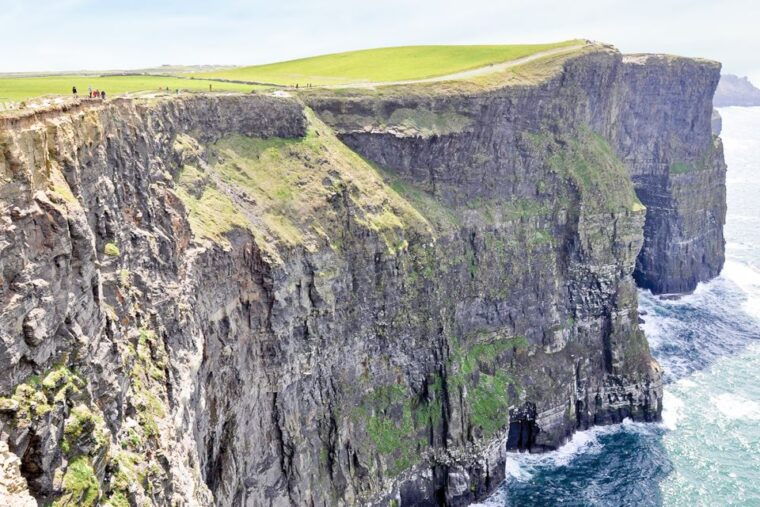 from-galway-cliffs-of-moher-half-day-express-trip