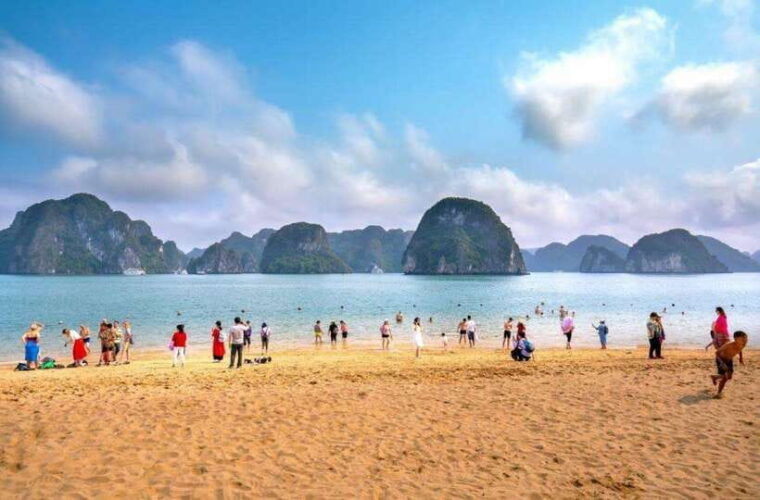 from-hanoi-halong-bay-sung-sot-titop-island-luon-cave