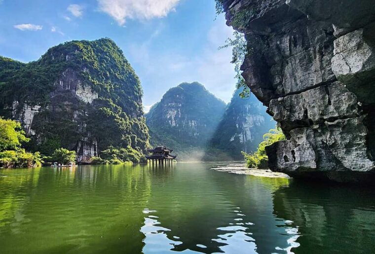 from-hanoi-ninh-binh-bai-dinh-trang-an-mua-caves-tour