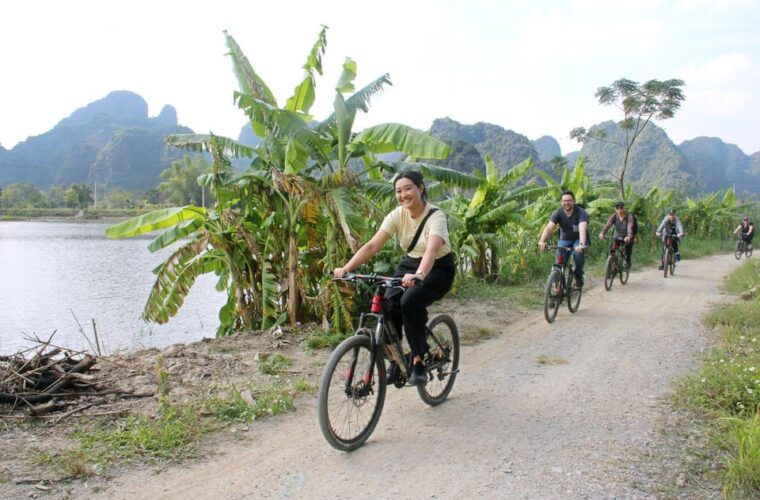 from-hanoi-ninh-binh-hoa-lu-tam-coc-and-mua-cave