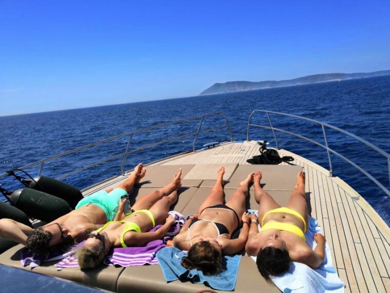 from-hvar-unforgetable-tour-to-the-island-vis-and-blue-cave