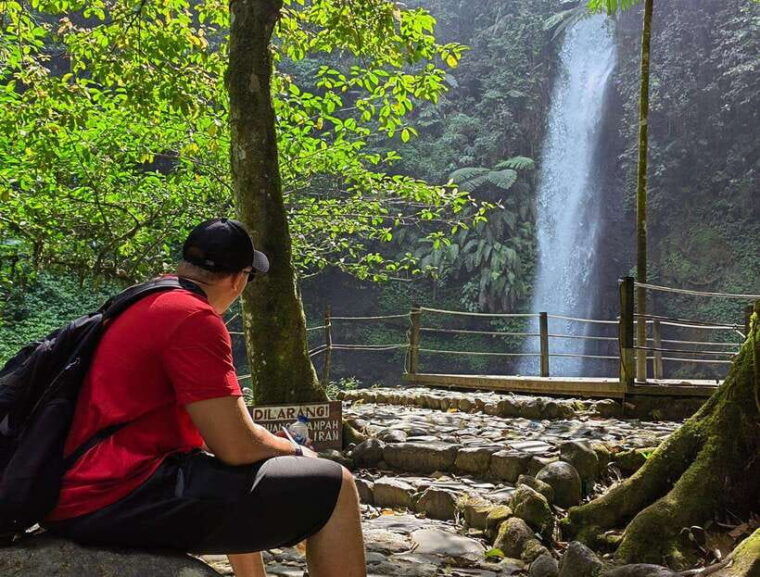 from-jakarta-situ-gunung-suspension-bridge-waterfall-tour
